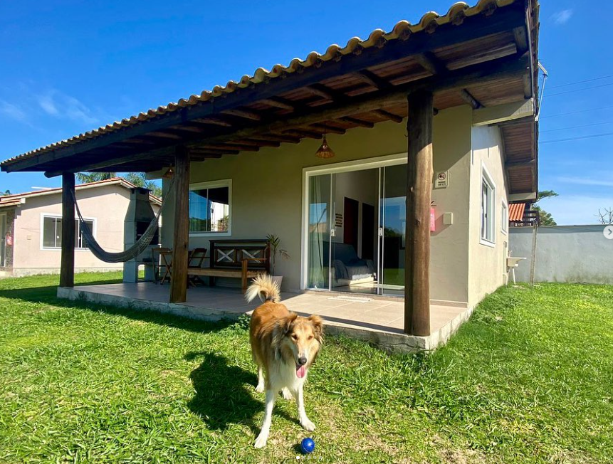 Chalé com acesso ao pátio compartilhado na Morada Carmem, Praia do Rosa